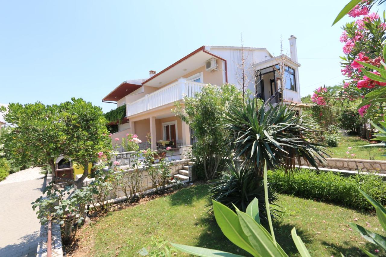 Apartments Grskovic G. Jesenovica Šilo Eksteriør billede