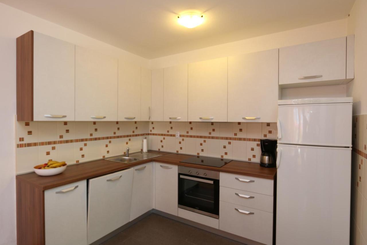 Apartments Grskovic G. Jesenovica Šilo Eksteriør billede